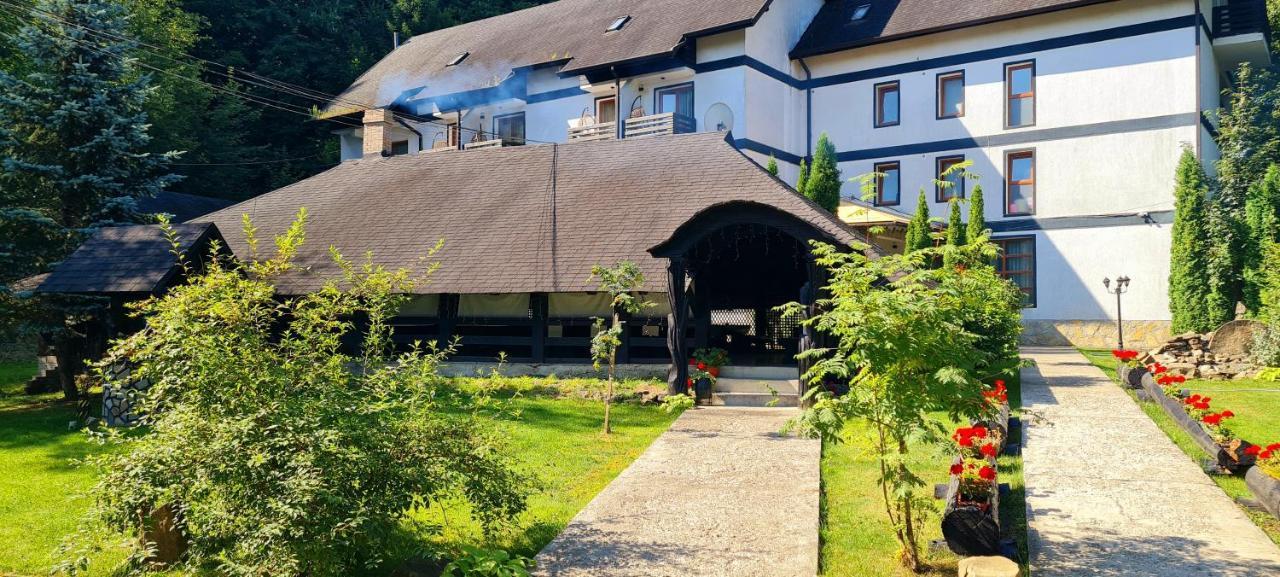 Hotel Casa Octavian Sucevita Exteriér fotografie