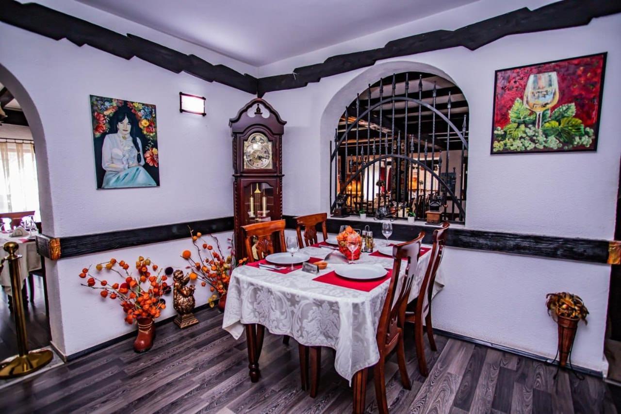 Hotel Casa Octavian Sucevita Exteriér fotografie